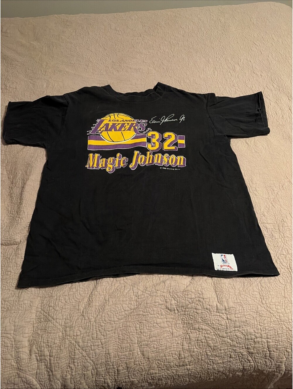 Lakers Magic Johnson Nutmeg VINTAGE 1989 M.V.P. T-shirt -Men’s Size: XL BLK